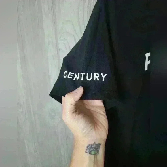 Peleton shirt size Medium - Picture 3 of 6